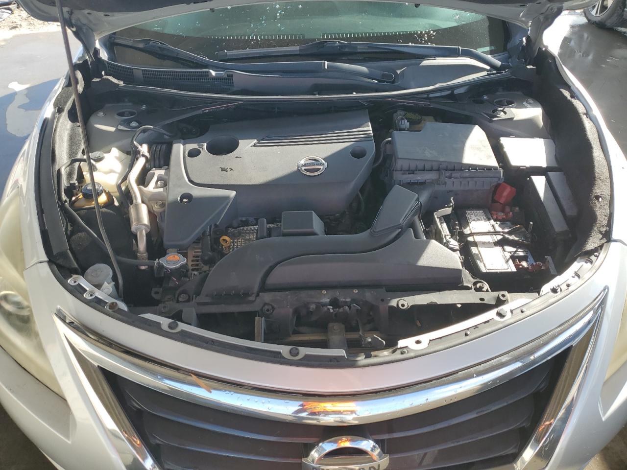 2015 Nissan Altima - Image 11