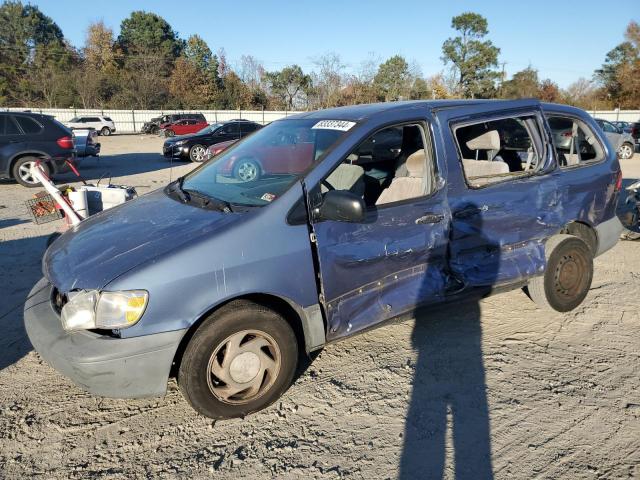 2000 Toyota Sienna Ce