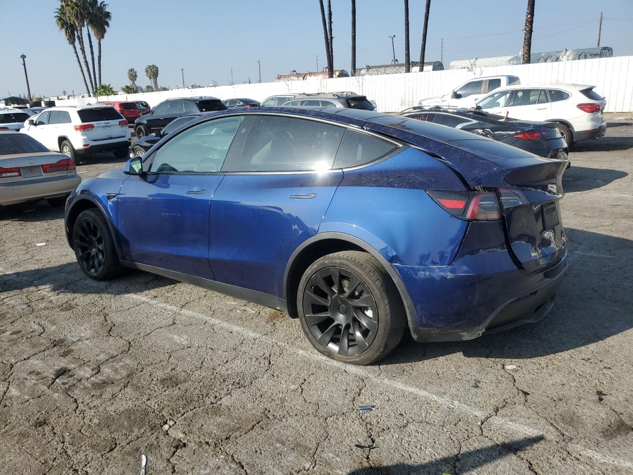 7SAYGAEE1PF868029 2023 TESLA MODEL Y - Image 2