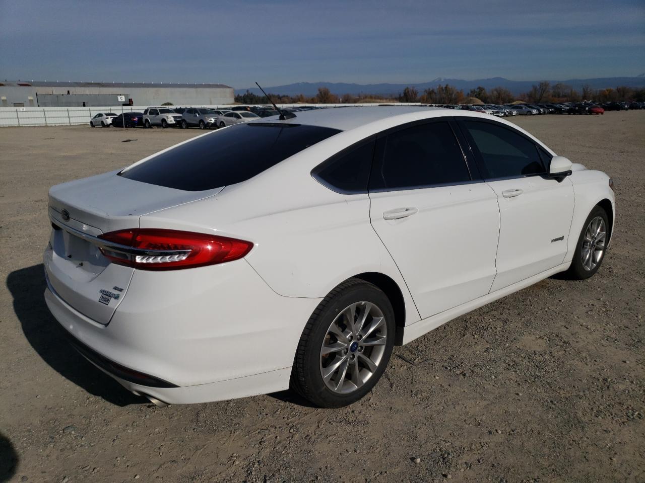 VIN 3FA6P0LU2HR386023 2017 FORD FUSION no.3