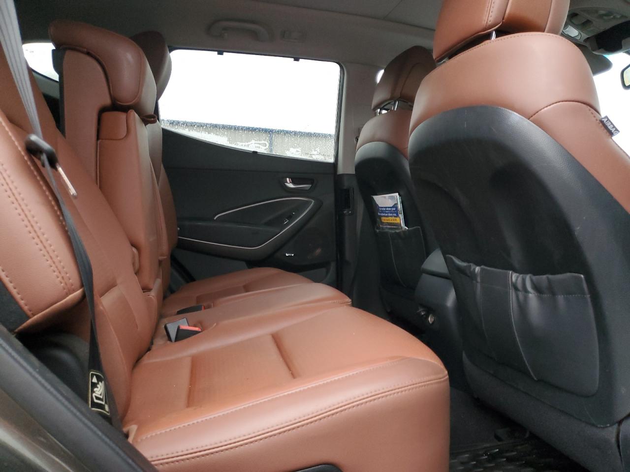 2013 Hyundai Santa Fe - Image 11