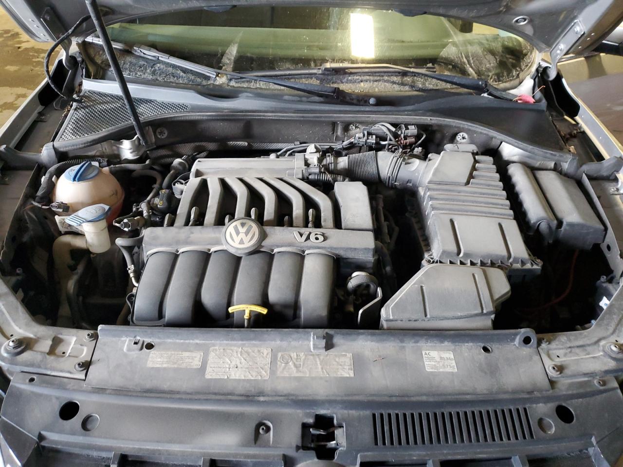 2014 Volkswagen Passat - Image 11
