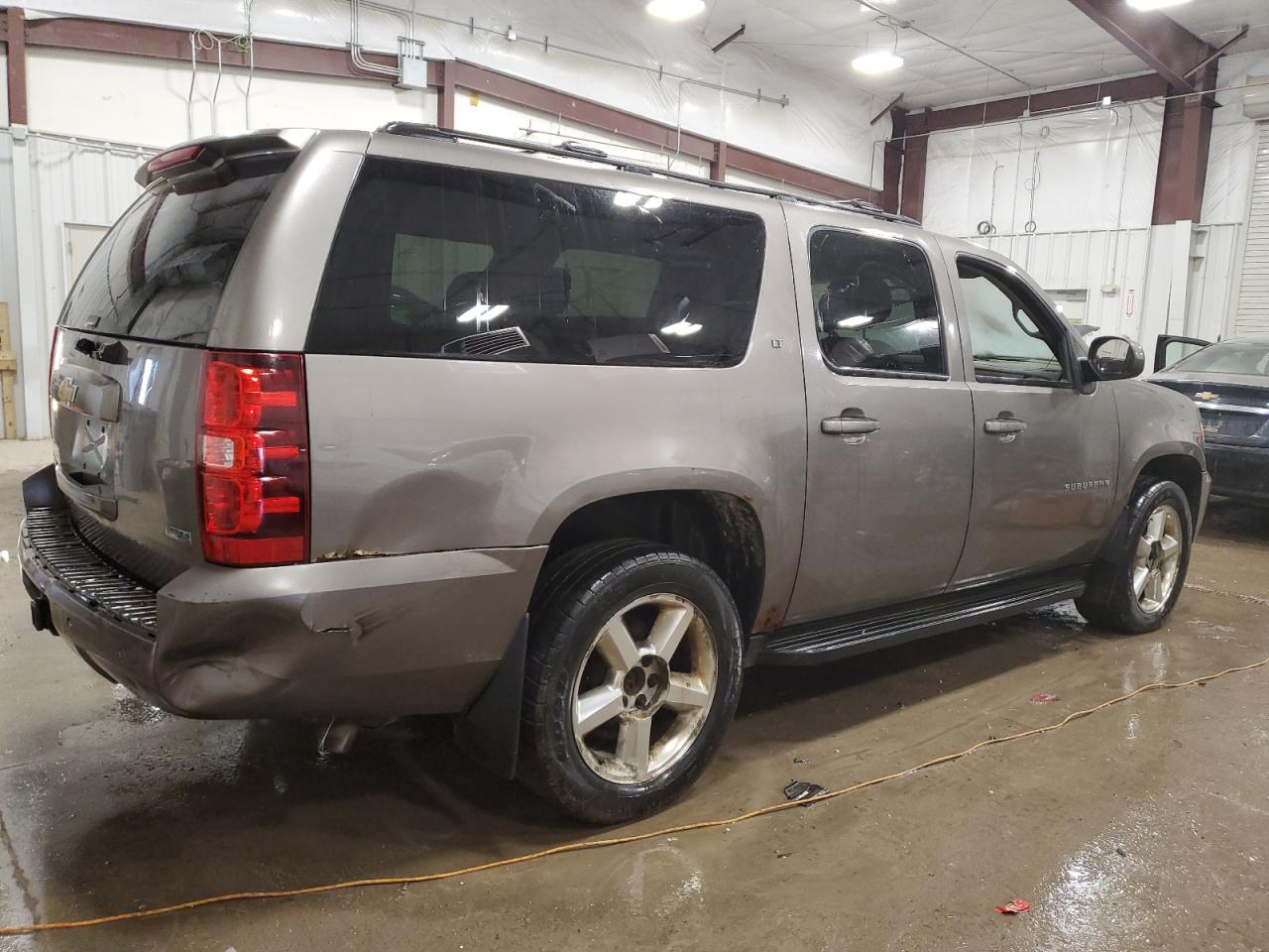 2011 Chevrolet Suburban - Image 3