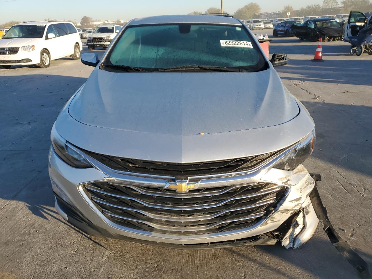 VIN 1G1ZD5ST4KF138083 2019 CHEVROLET MALIBU no.5