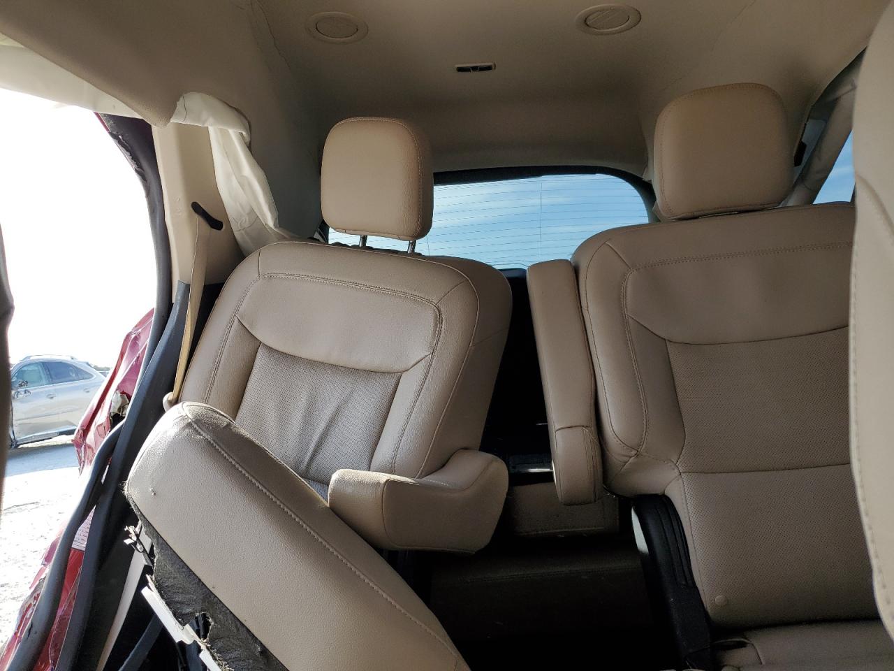 2021 Ford Explorer - Image 10