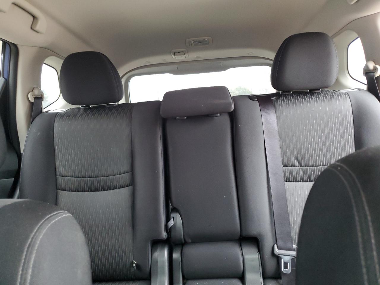 2017 Nissan Rogue - Image 10