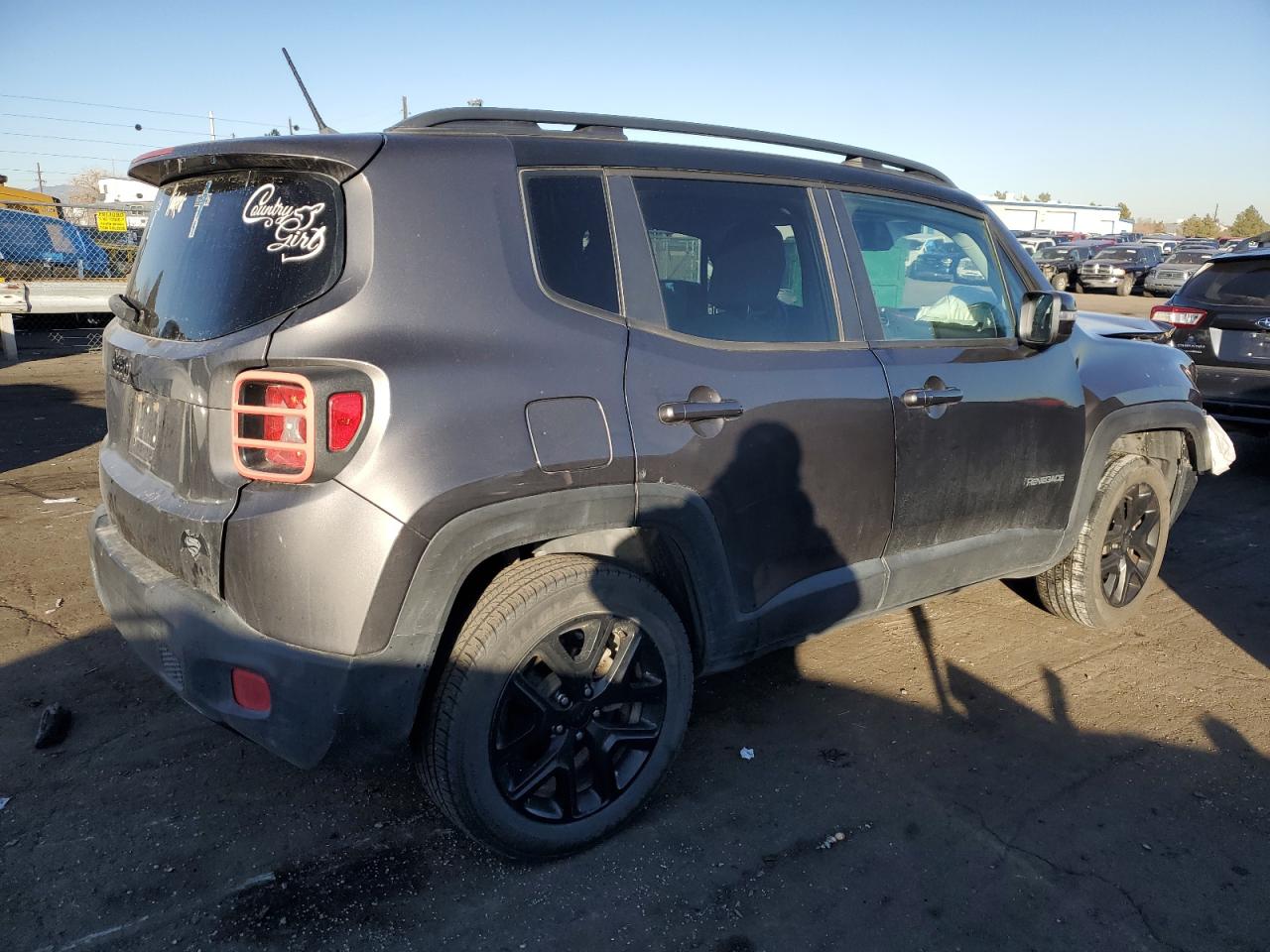 VIN ZACCJBBT8GPC87525 2016 JEEP RENEGADE no.3