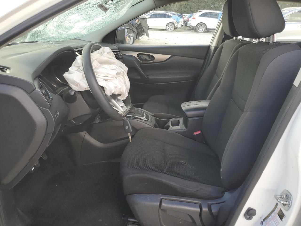 2017 Nissan Rogue - Image 7