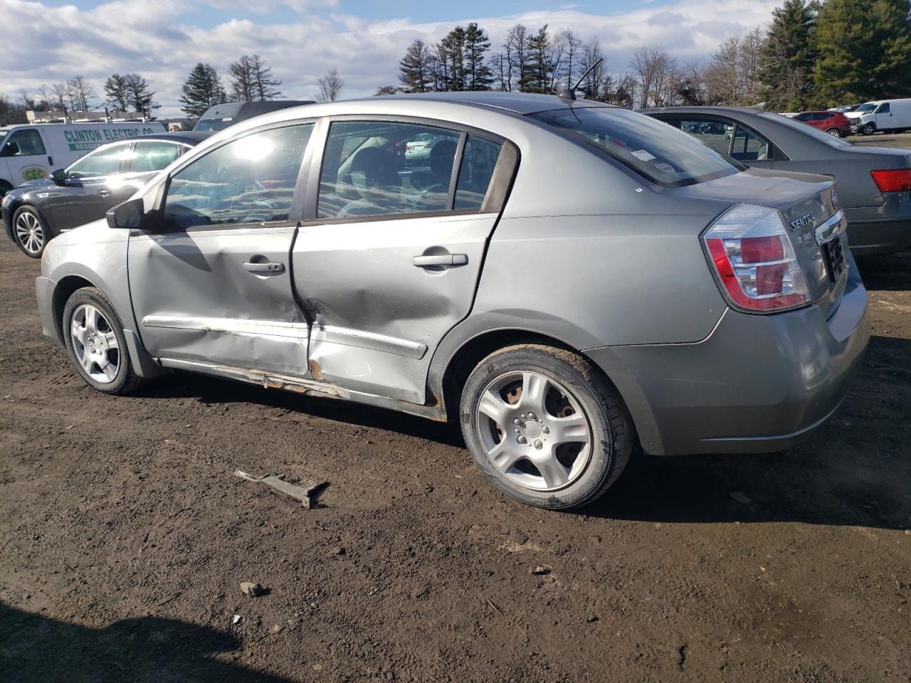 2010 Nissan Sentra - Image 2