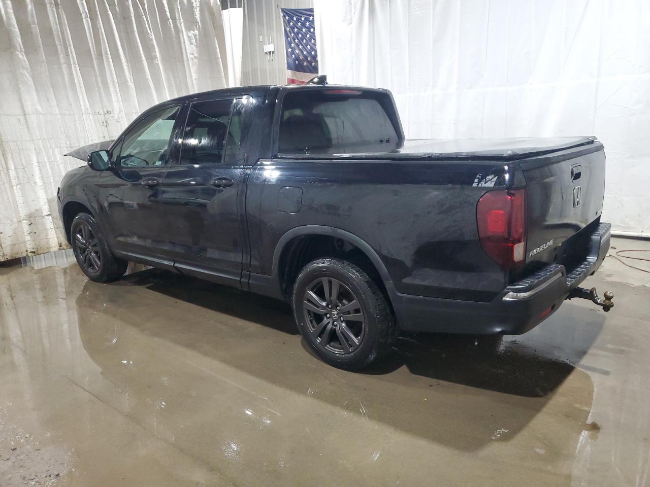 2019 Honda Ridgeline - Image 2