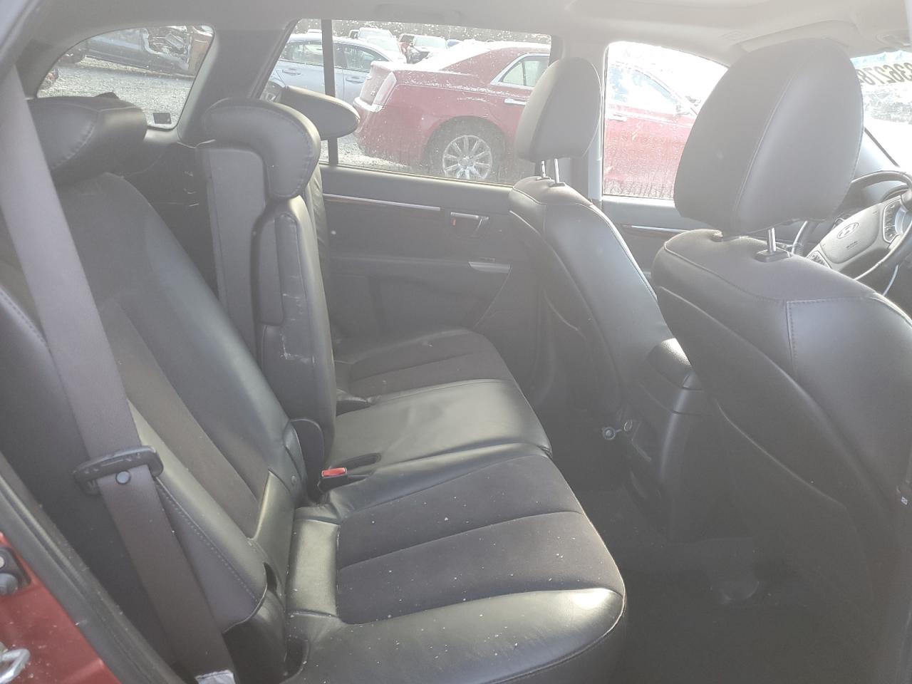 2010 Hyundai Santa Fe - Image 11