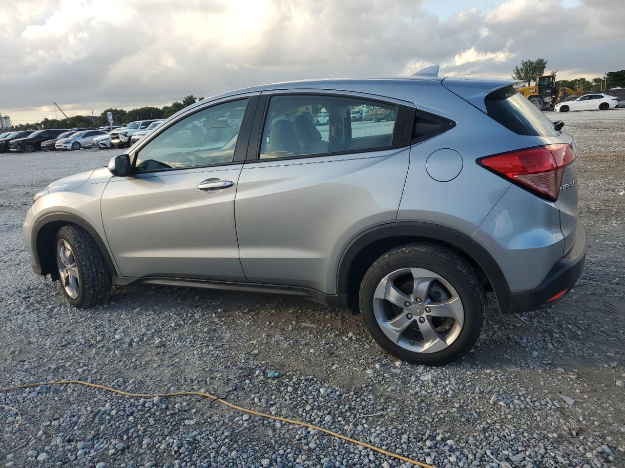 VIN 3CZRU5H38HM708670 2017 HONDA HR-V no.2