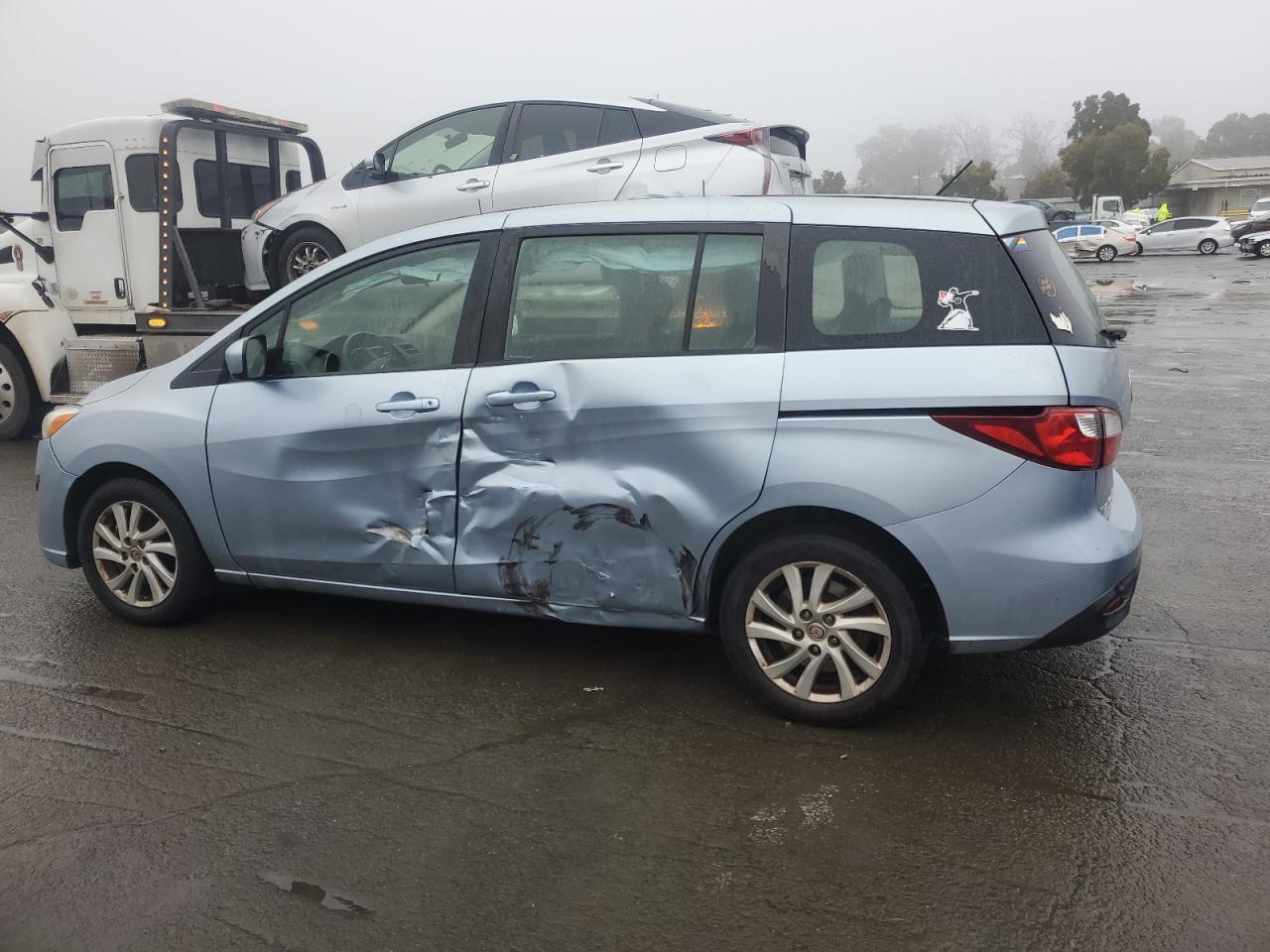2012 Mazda 5 - Image 2