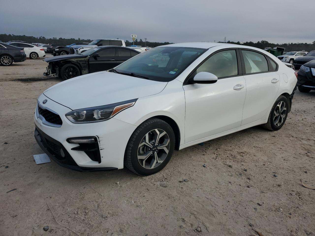 VIN 3KPF24AD6ME356611 2021 KIA FORTE no.1