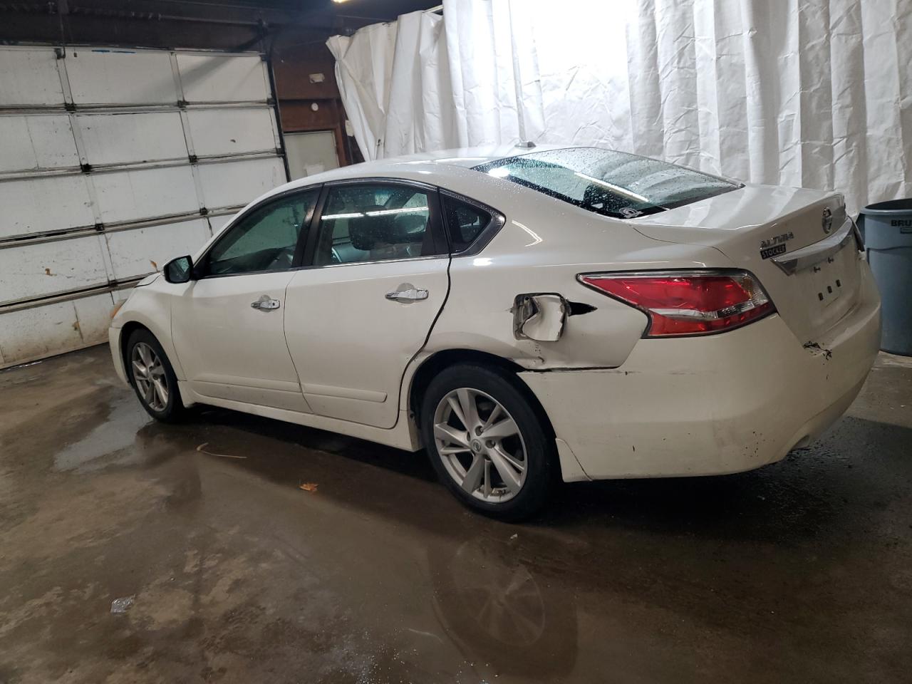 2015 Nissan Altima - Image 2