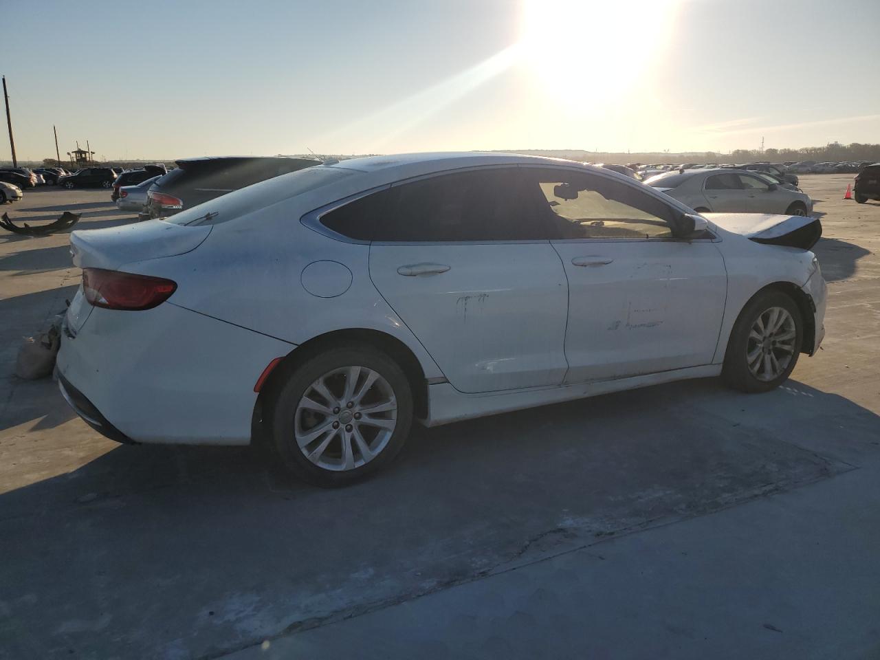 VIN 1C3CCCAB3FN688176 2015 CHRYSLER 200 no.3