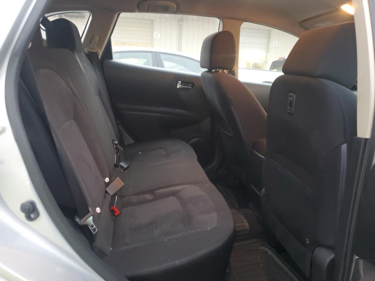 2015 Nissan Rogue - Image 11
