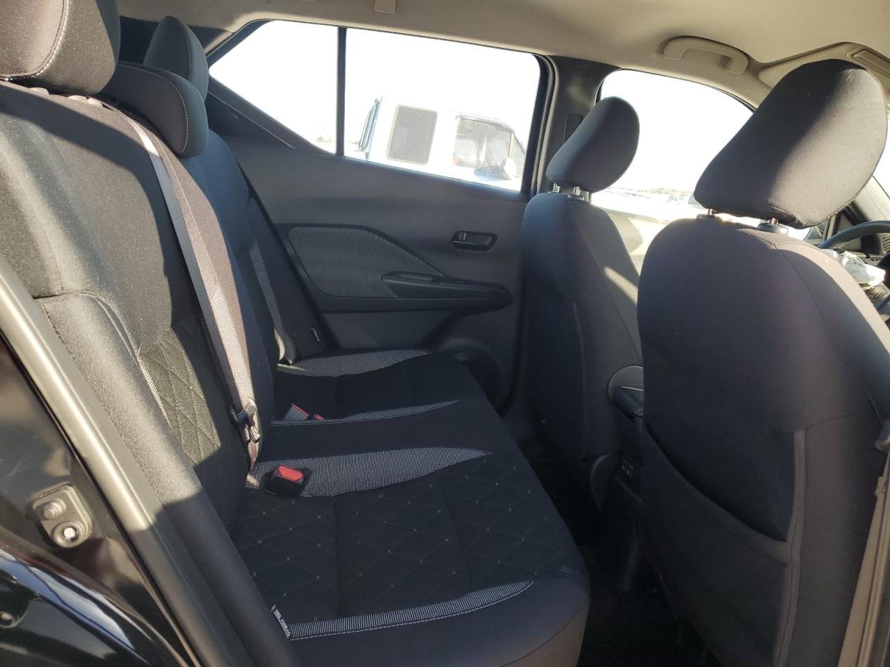 2020 Nissan Kicks - Image 10