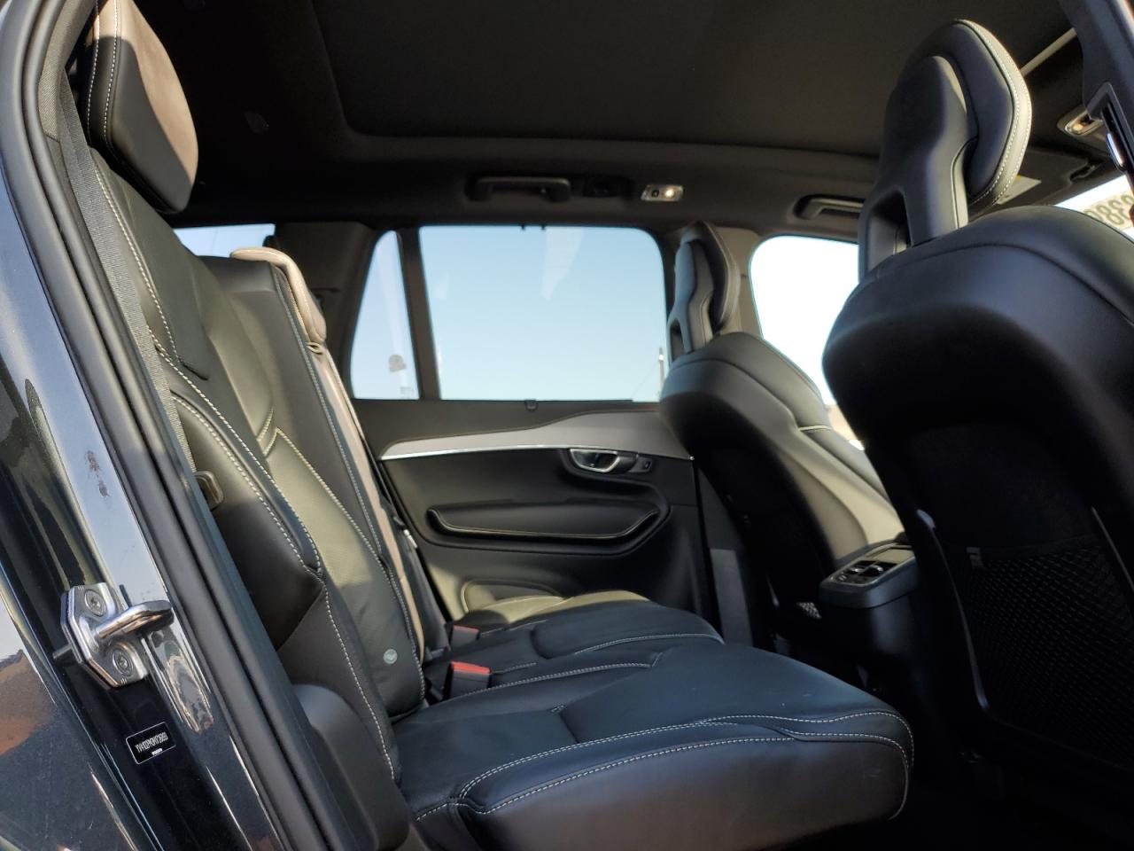 2021 Volvo XC90 - Image 11