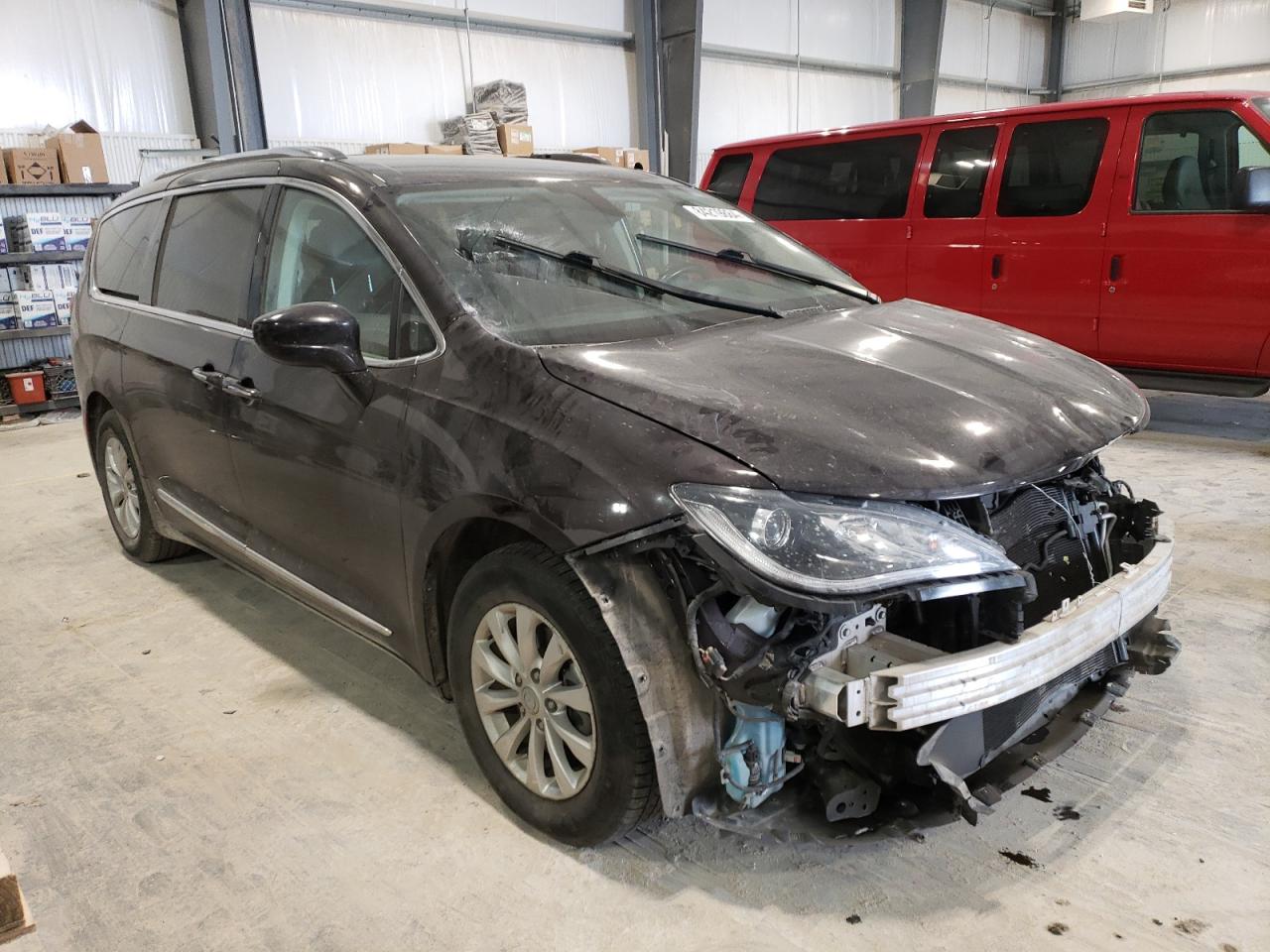 2019 Chrysler Pacifica - Image 4