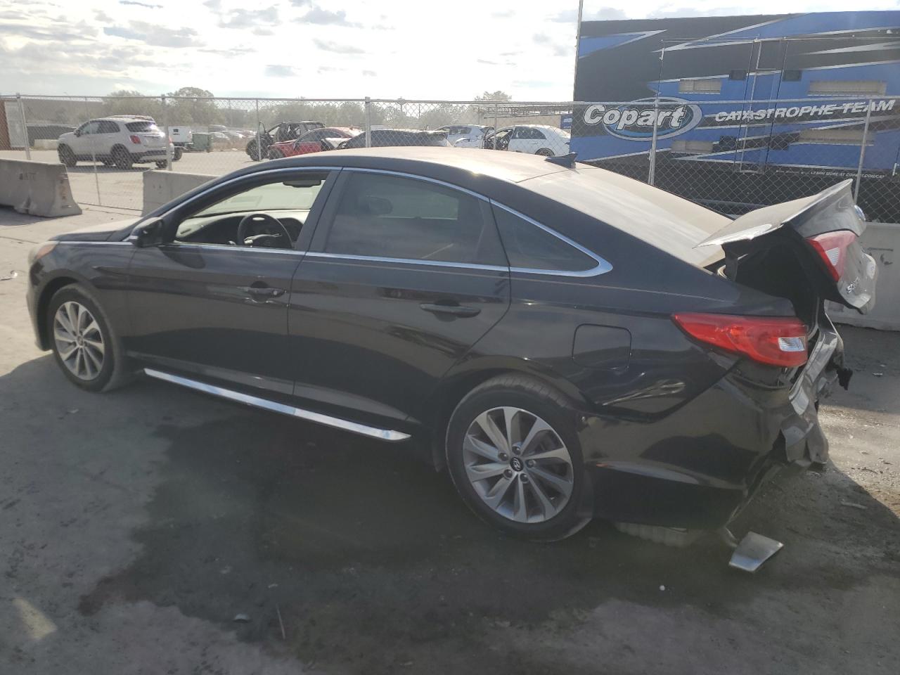 2016 Hyundai Sonata - Image 2
