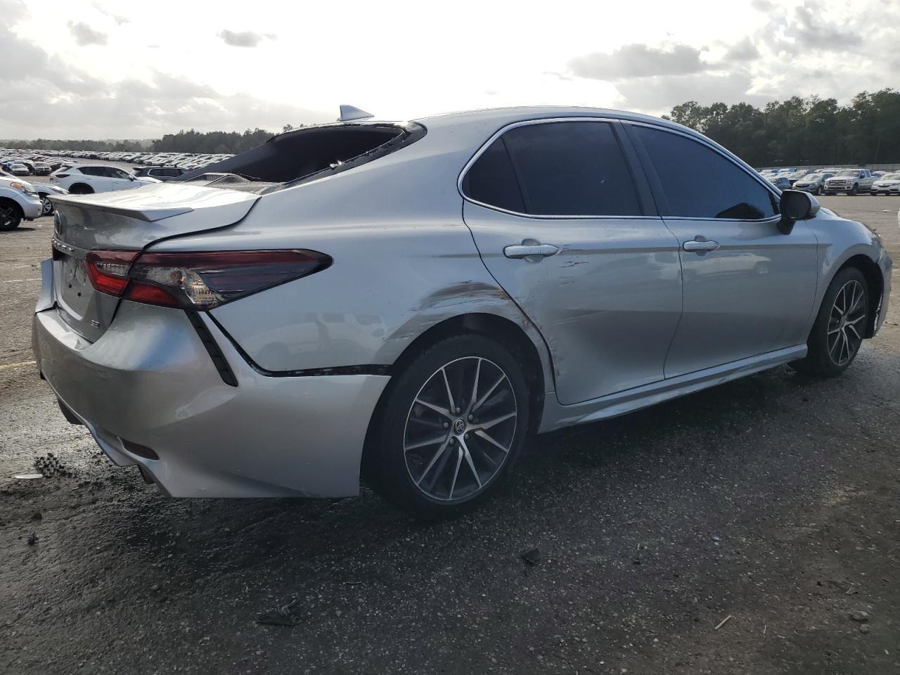 2021 Toyota Camry - Image 3