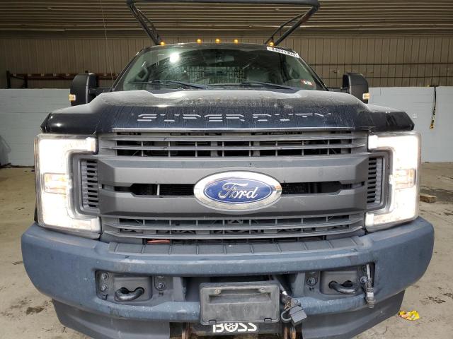 Пикапы FORD F250 2017 Черный