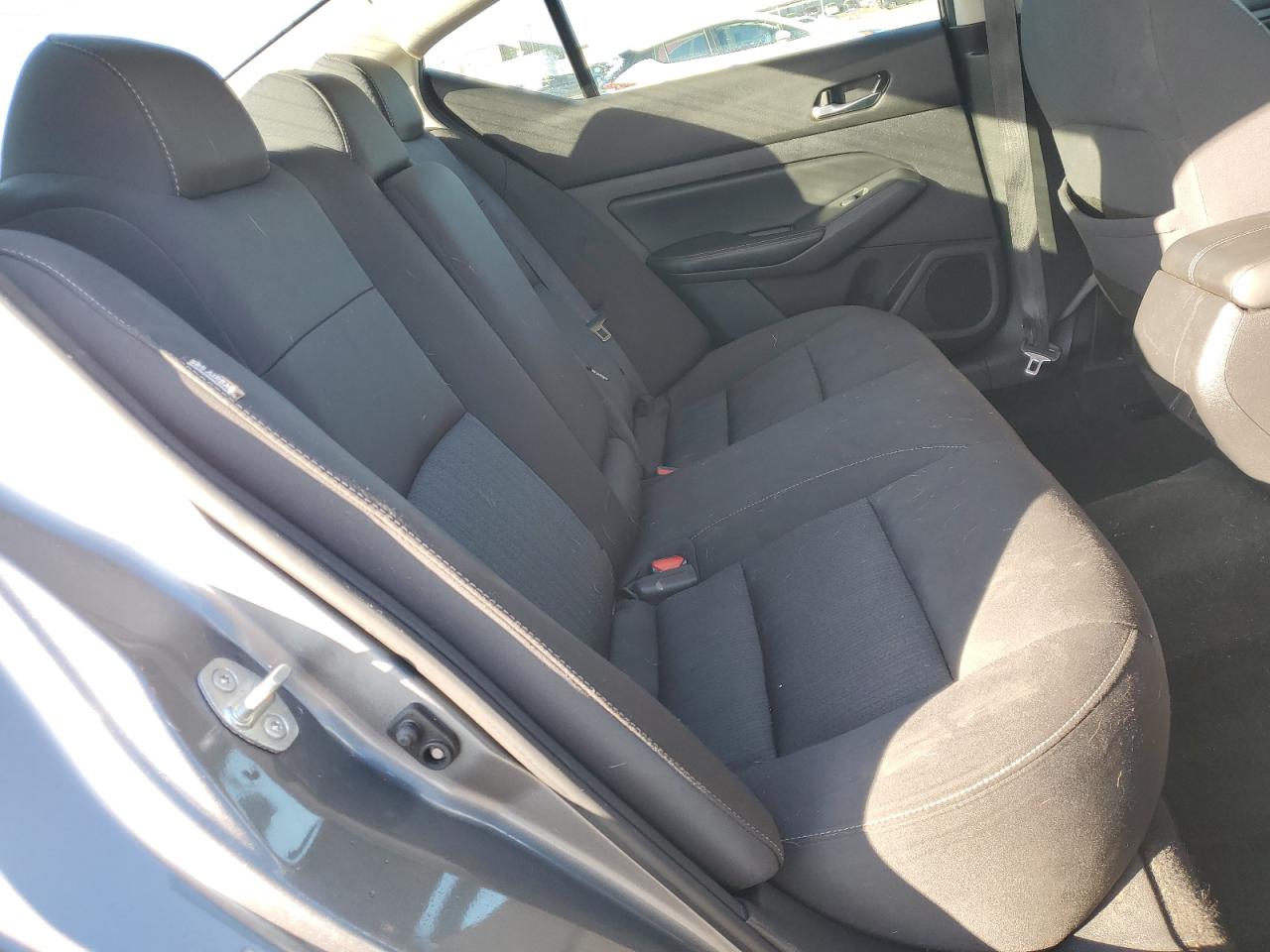 2020 Nissan Altima - Image 10
