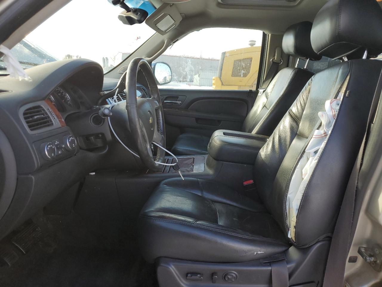 2014 Chevrolet Suburban - Image 7