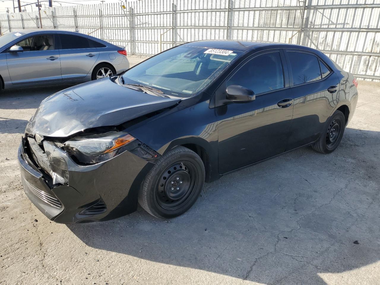 VIN 5YFBURHE3JP809680 2018 TOYOTA COROLLA no.1