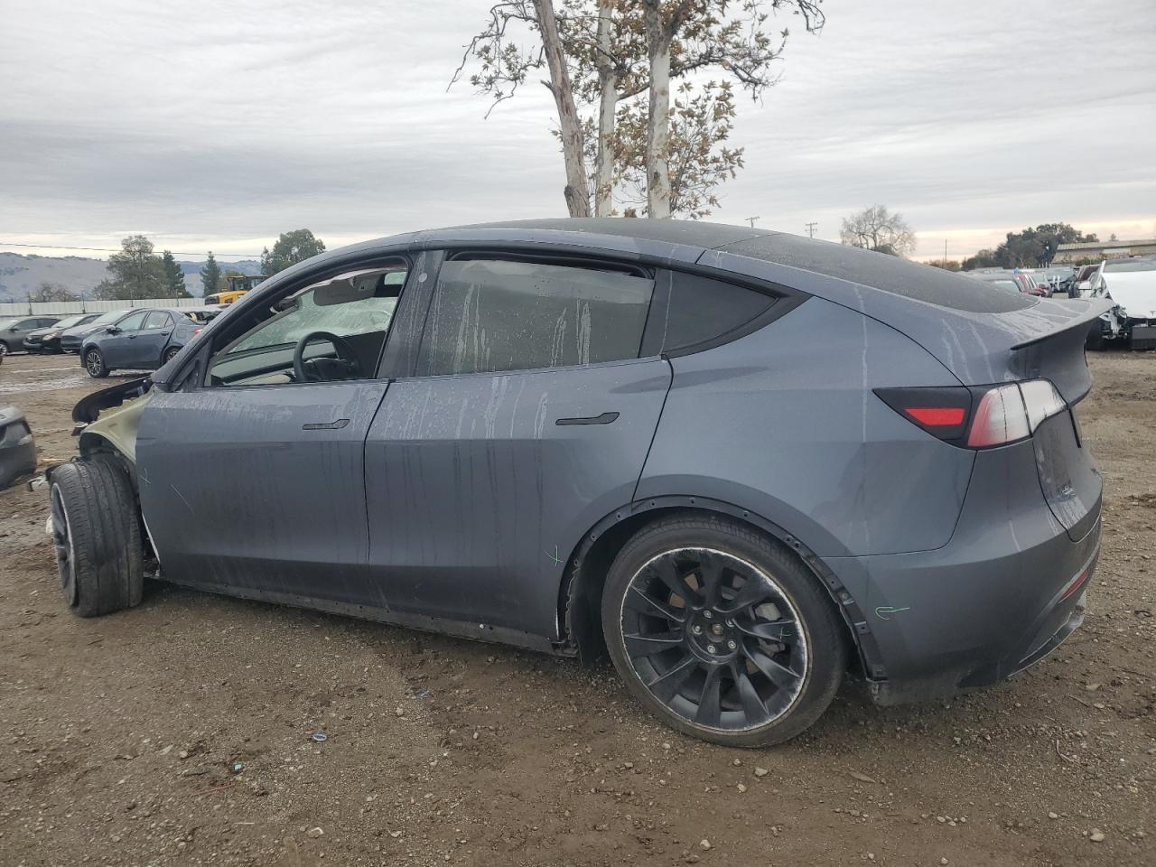 7SAYGDEE7PF747104 2023 TESLA MODEL Y - Image 2