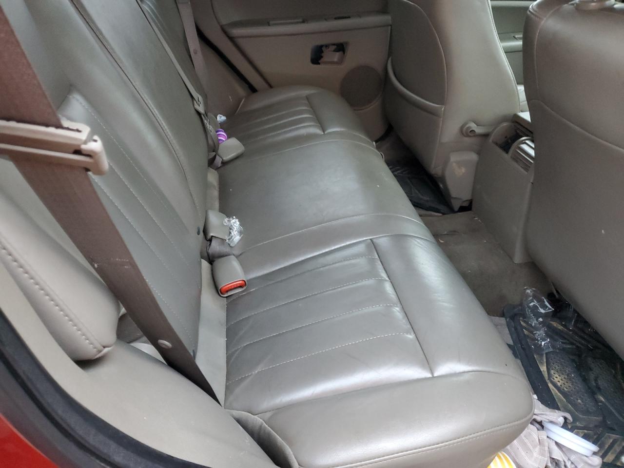 2006 Jeep Grand Cherokee - Image 11
