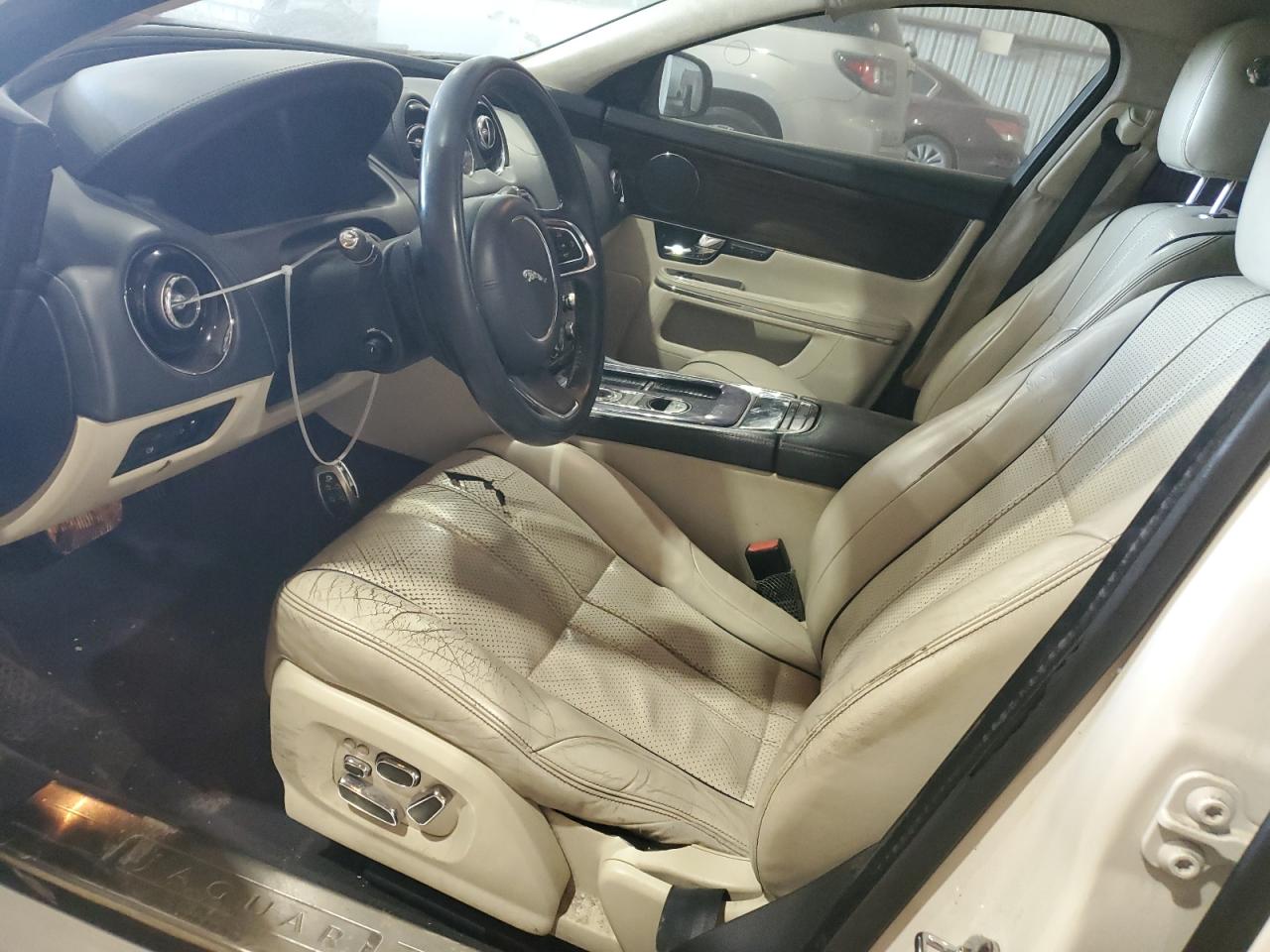 2011 Jaguar XJ - Image 7