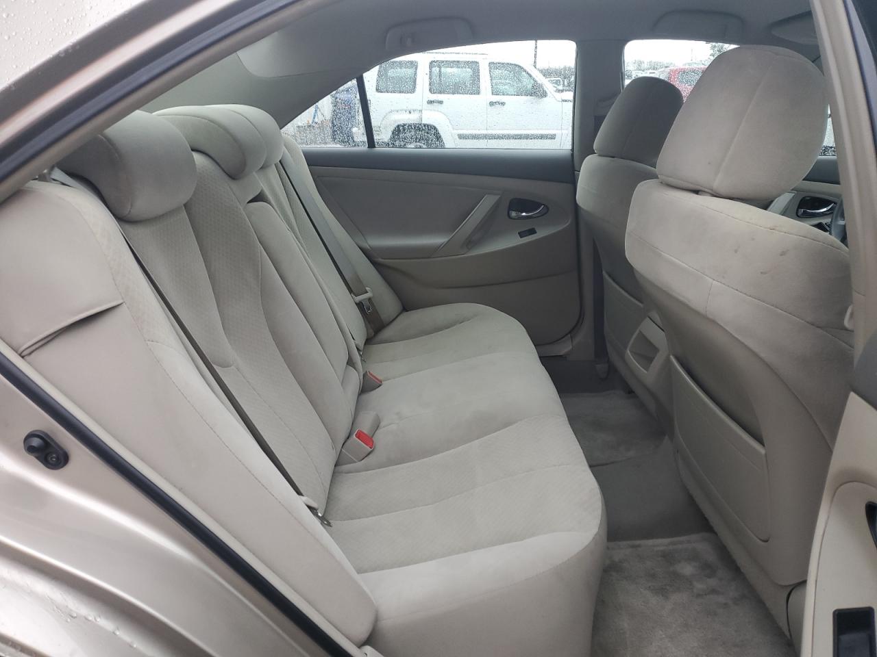 2009 Toyota Camry - Image 10