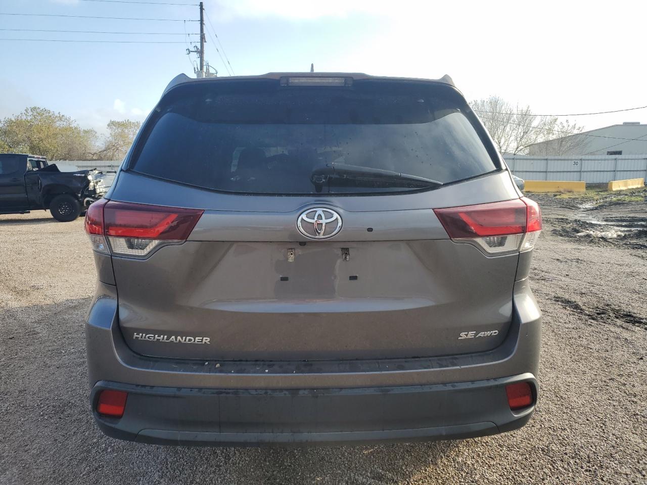 2019 Toyota Highlander - Image 6