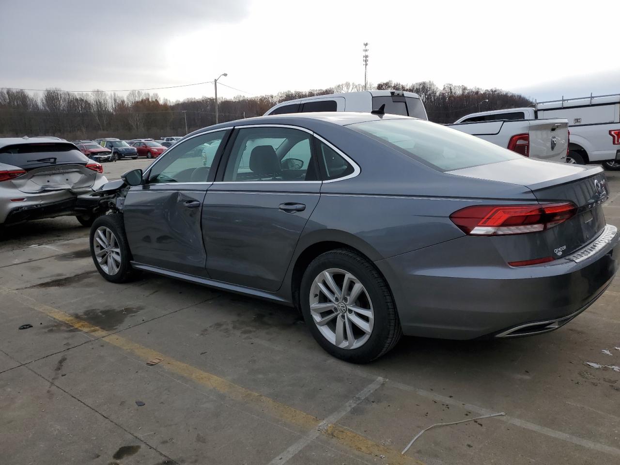 2020 Volkswagen Passat - Image 2