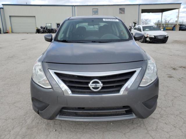  NISSAN VERSA 2018 Szary