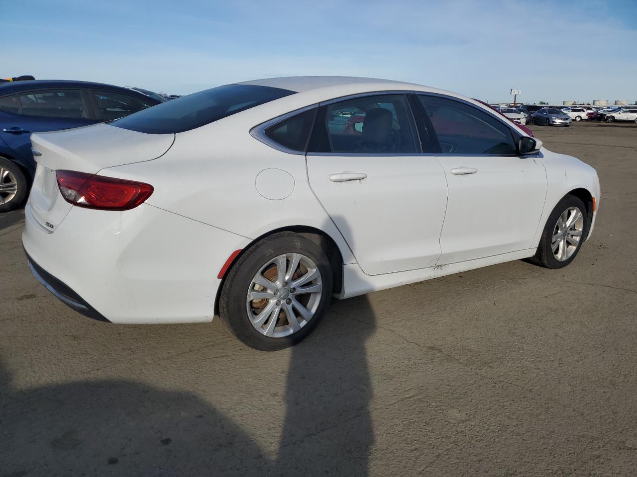 VIN 1C3CCCAB2FN700835 2015 CHRYSLER 200 no.3