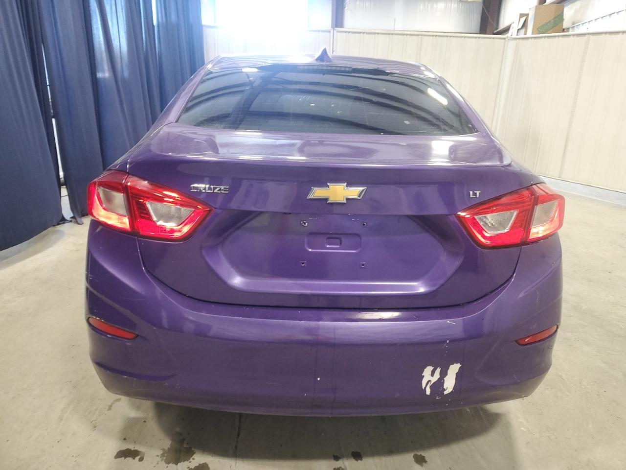 2018 Chevrolet Cruze - Image 6