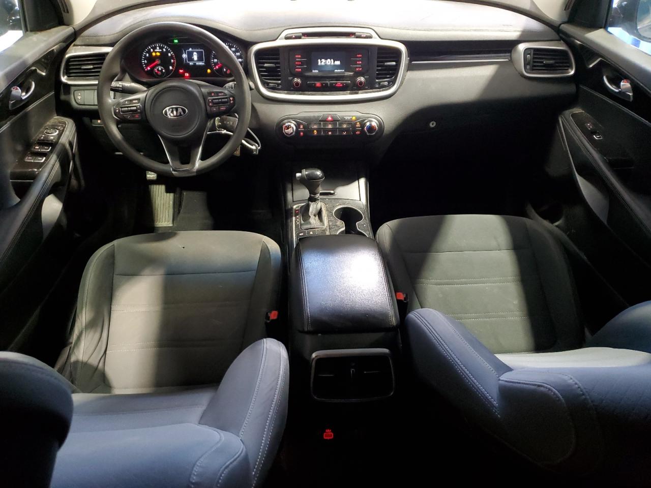 2017 Kia Sorento - Image 8