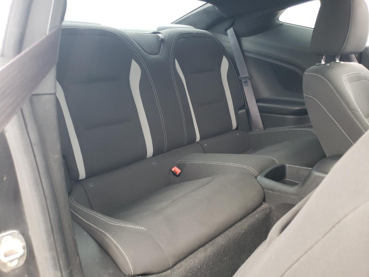 2017 Chevrolet Camaro - Image 10