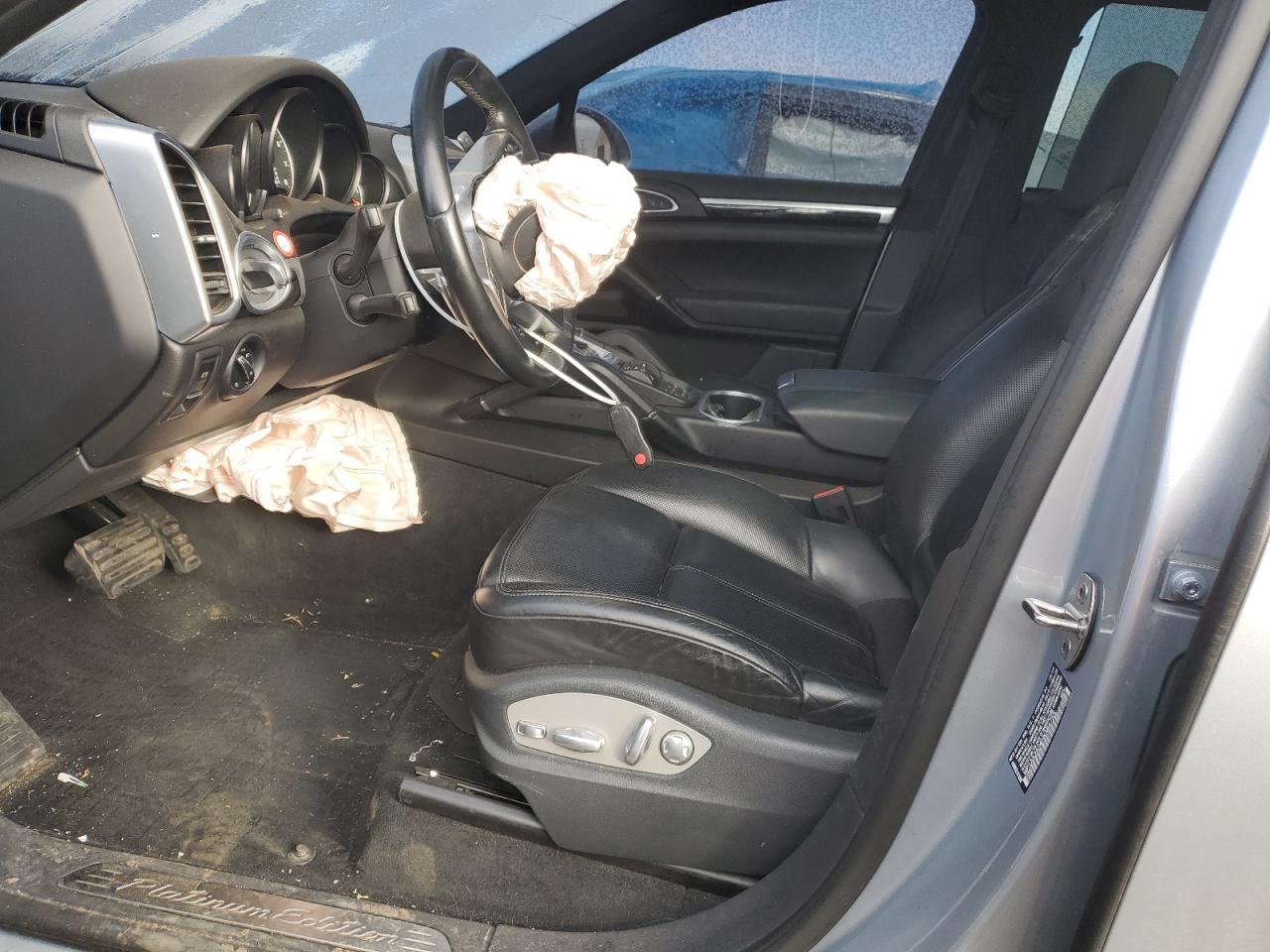 2017 Porsche Cayenne VIN: WP1AA2A24HKA84755 Lot: 83537524