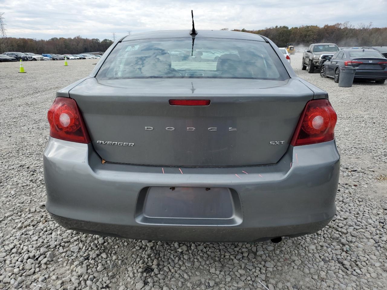 2012 Dodge Avenger - Image 6