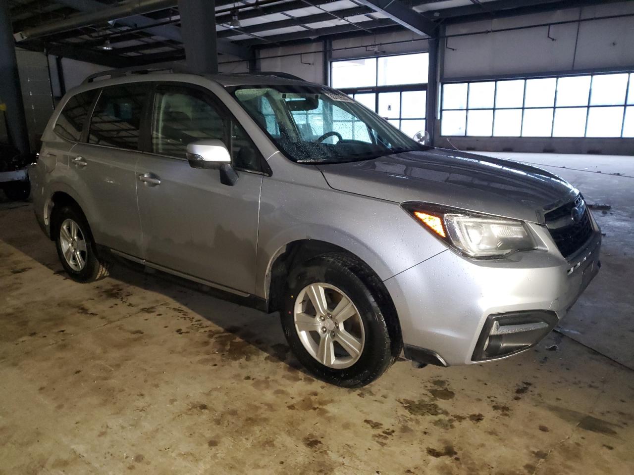 VIN JF2SJAWC3JH546261 2018 SUBARU FORESTER no.4