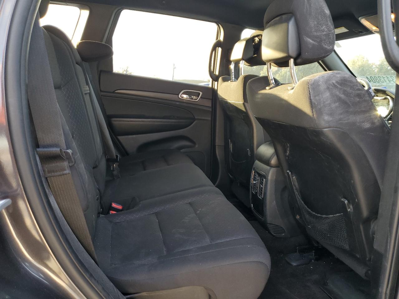 2018 Jeep Grand Cherokee - Image 12