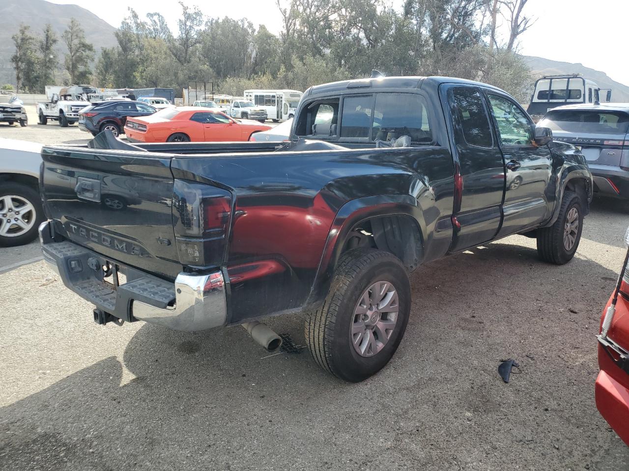 VIN 5TFRZ5CN6JX068362 2018 TOYOTA TACOMA no.3