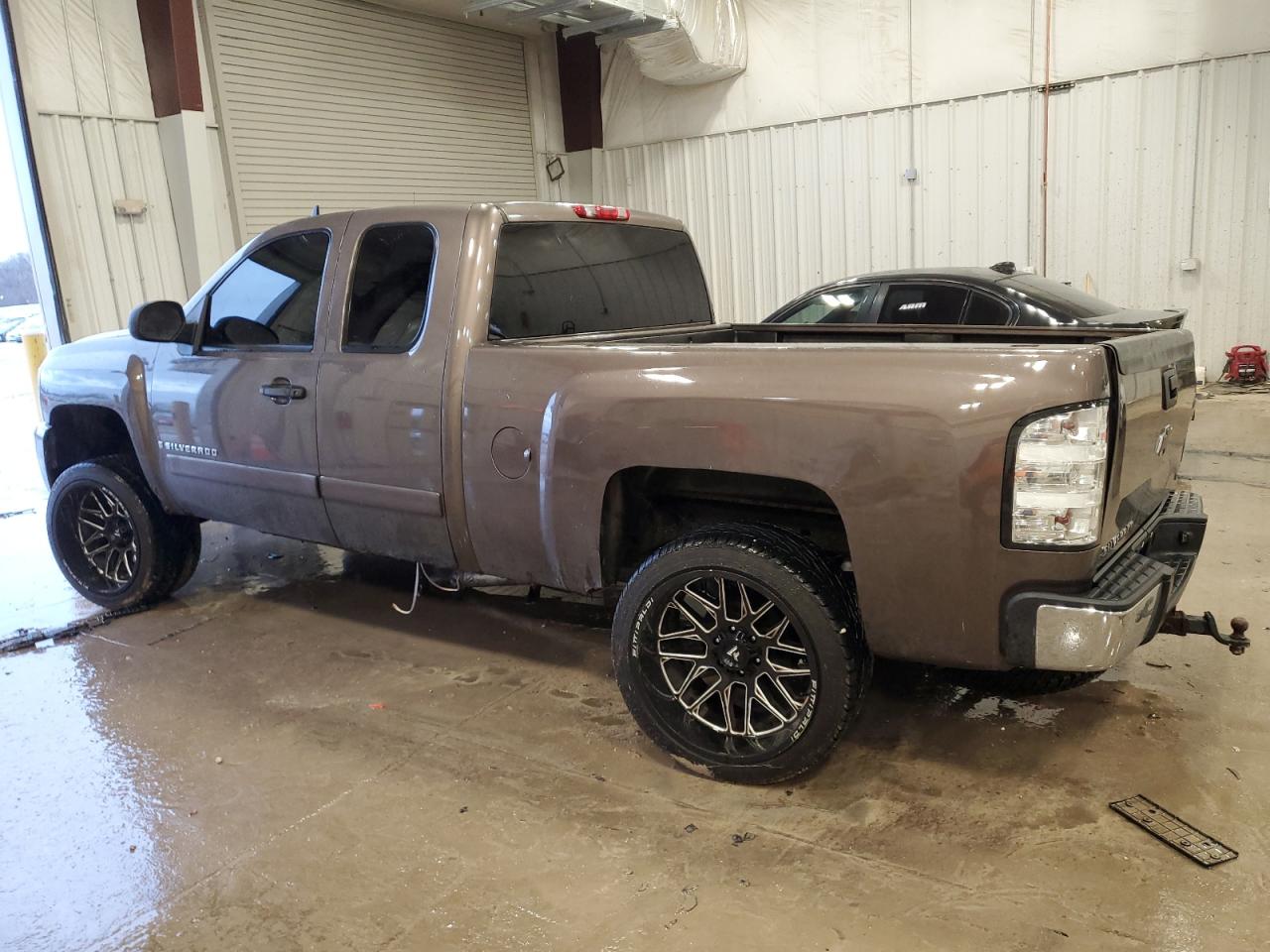 2008 Chevrolet Silverado - Image 2