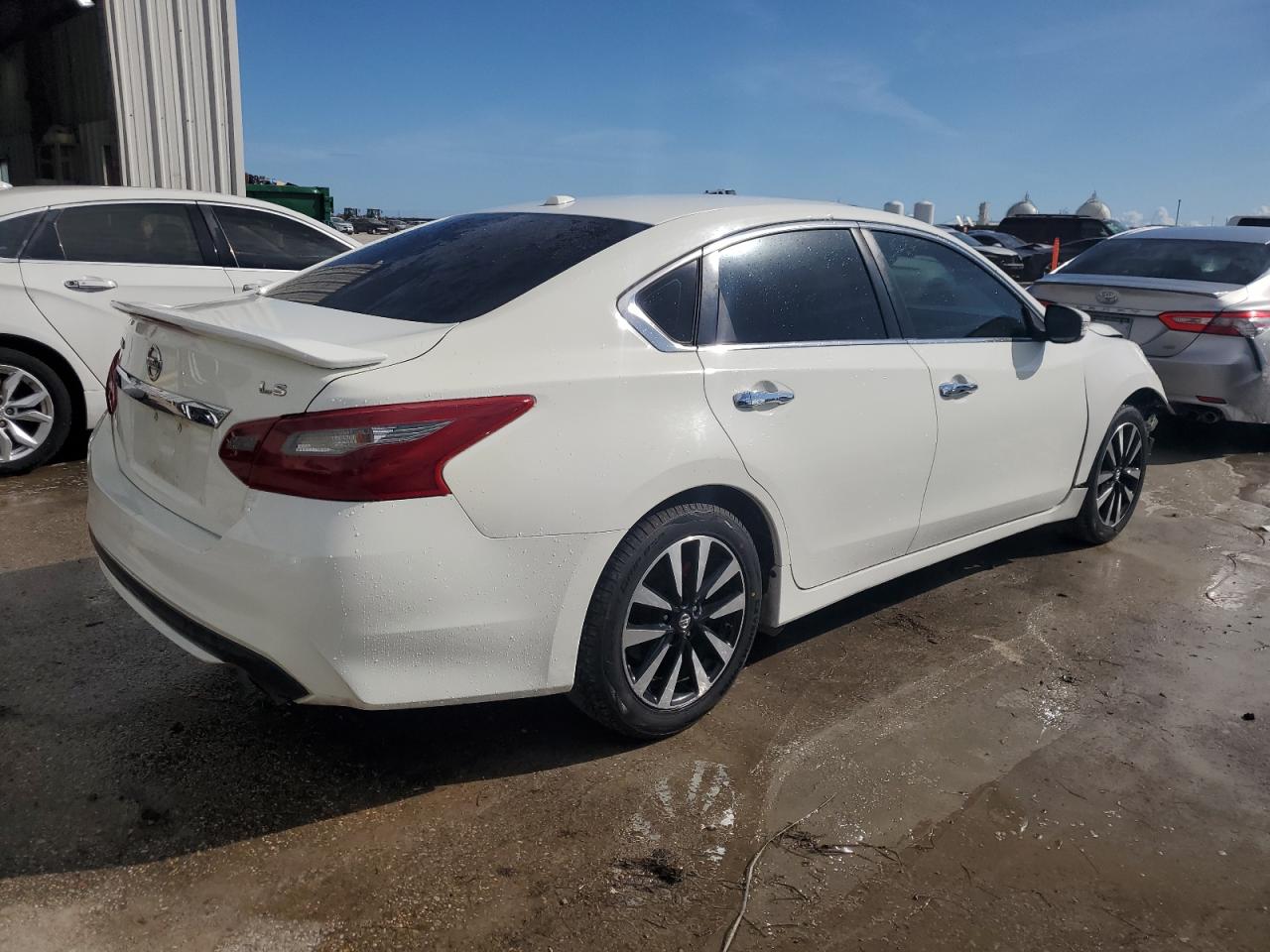 VIN 1N4AL3AP1JC174917 2018 NISSAN ALTIMA no.3