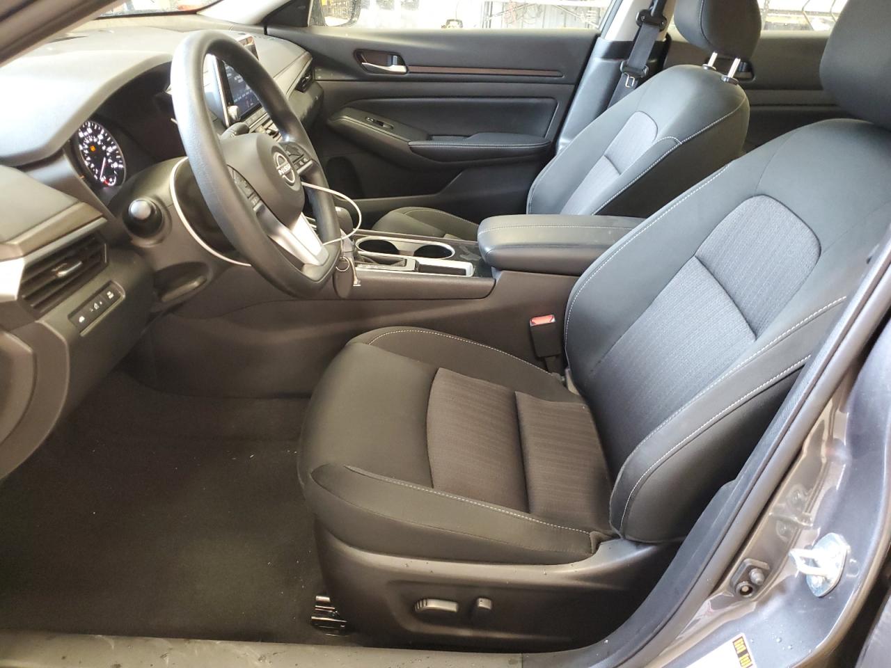 2024 Nissan Altima - Image 7
