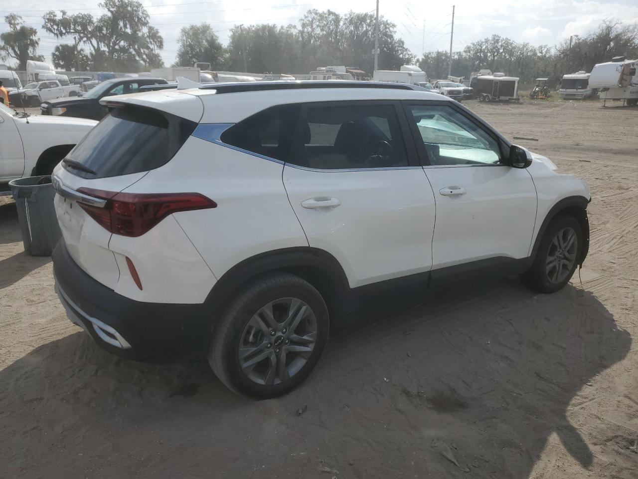 2023 Kia Seltos S VIN: KNDEU2AAXP7451628 Lot: 85891304